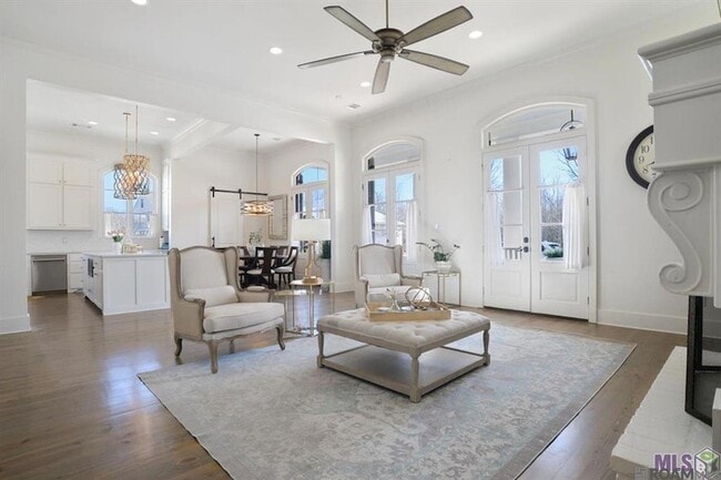 Foto del edificio - 3151 Pointe-Marie Dr