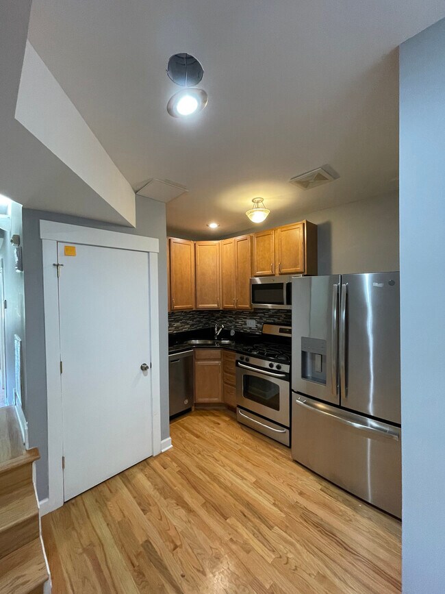 Foto del edificio - 3022 W Belle Plaine Ave
