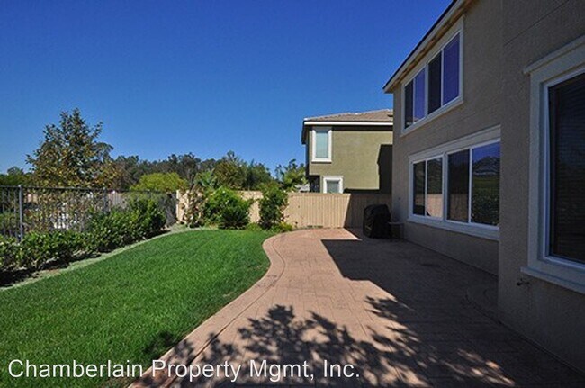 Building Photo - 4 br, 2.5 bath House - 1071 Woodcrest Lane