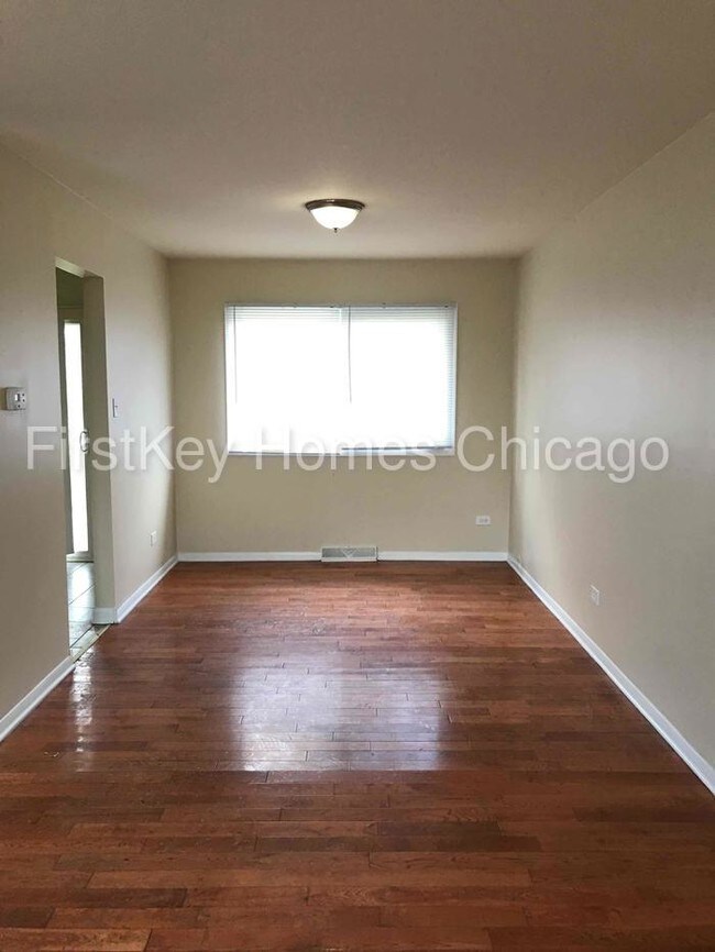 Foto del edificio - 17600 Cypress Ave