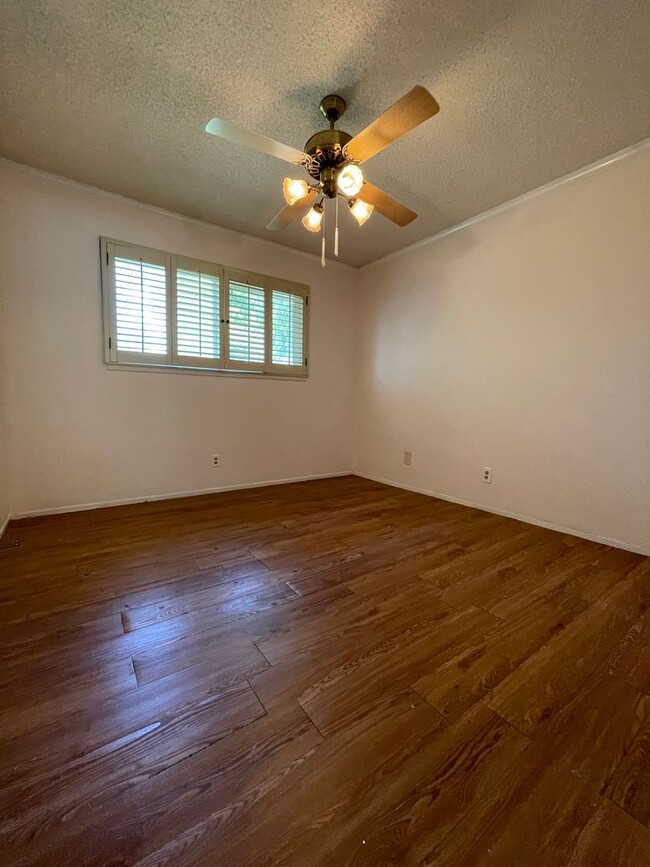 Foto del edificio - 3 Bedroom / 2 Bathroom  Home