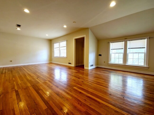 Building Photo - Cute 2 Bedroom Home in Heart Of Lubbock