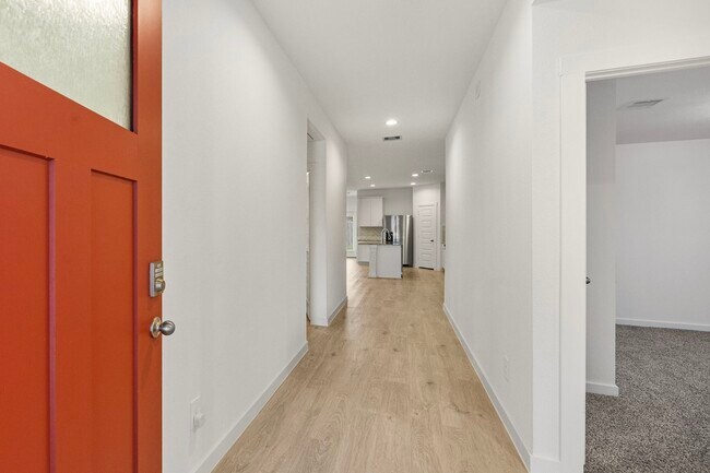 Foto del edificio - 2732 Misty Elm Ln