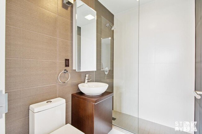 Foto del edificio - 2 bedroom in BROOKLYN NY 11238