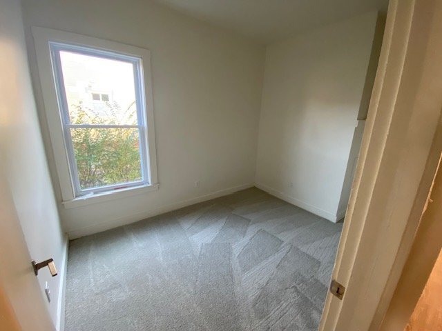 Building Photo - 3 Bed/1 Bath Ready Now!