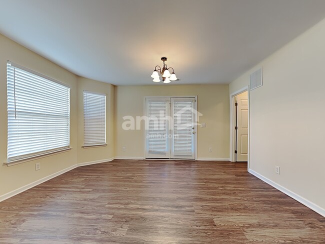 Foto del edificio - 3005 Quail Oaks Dr