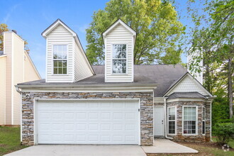 Building Photo - 2540 Lake Royale Dr