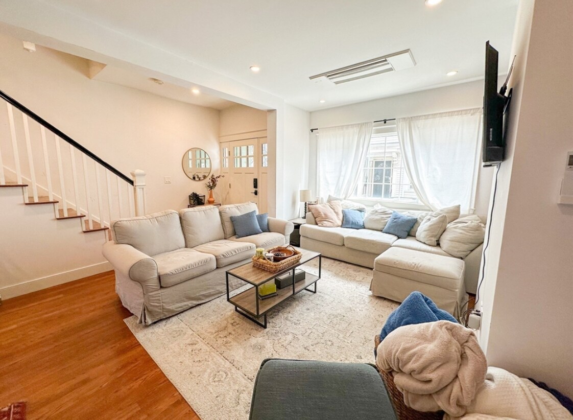 Foto principal - 110 Sudbury St