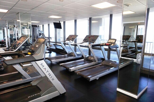 Foto del edificio - 3480 N Lake Shore Dr