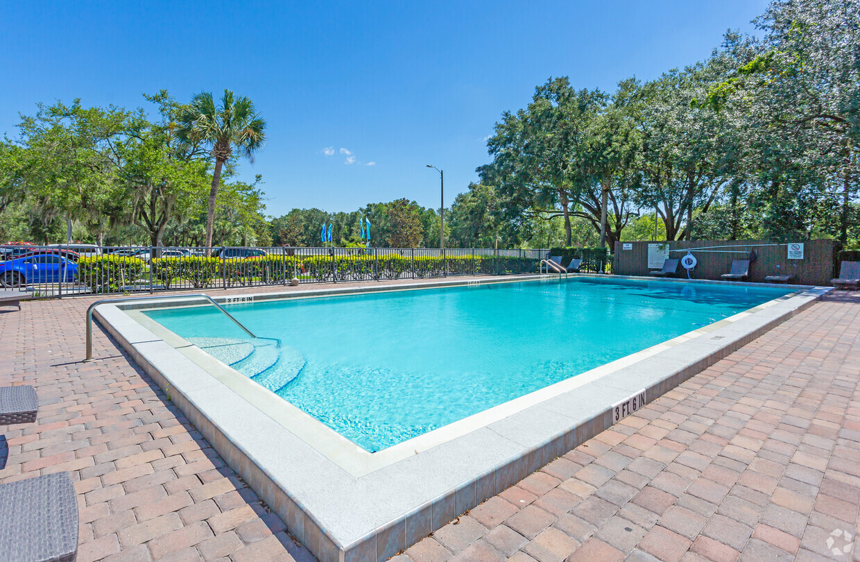 Goldelm at Charter Pointe Apartments - Altamonte Springs, FL ...