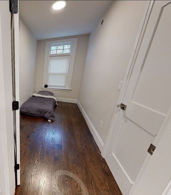 Building Photo - 6 Strathmore Rd