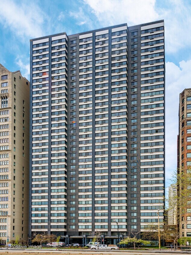 Foto principal - 1440 N Lake Shore Dr