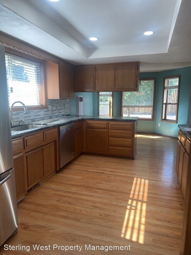Building Photo - 4 br, 2 bath House - 2050 Stockel Ct