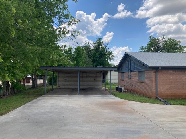 Building Photo - 4207 Idlewood Dr