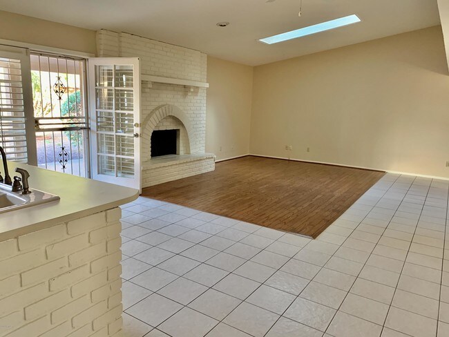 Foto del edificio - 836 E Forest Hills Dr