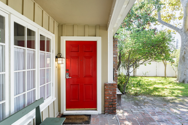 Front door - 5108 Strohm Ave