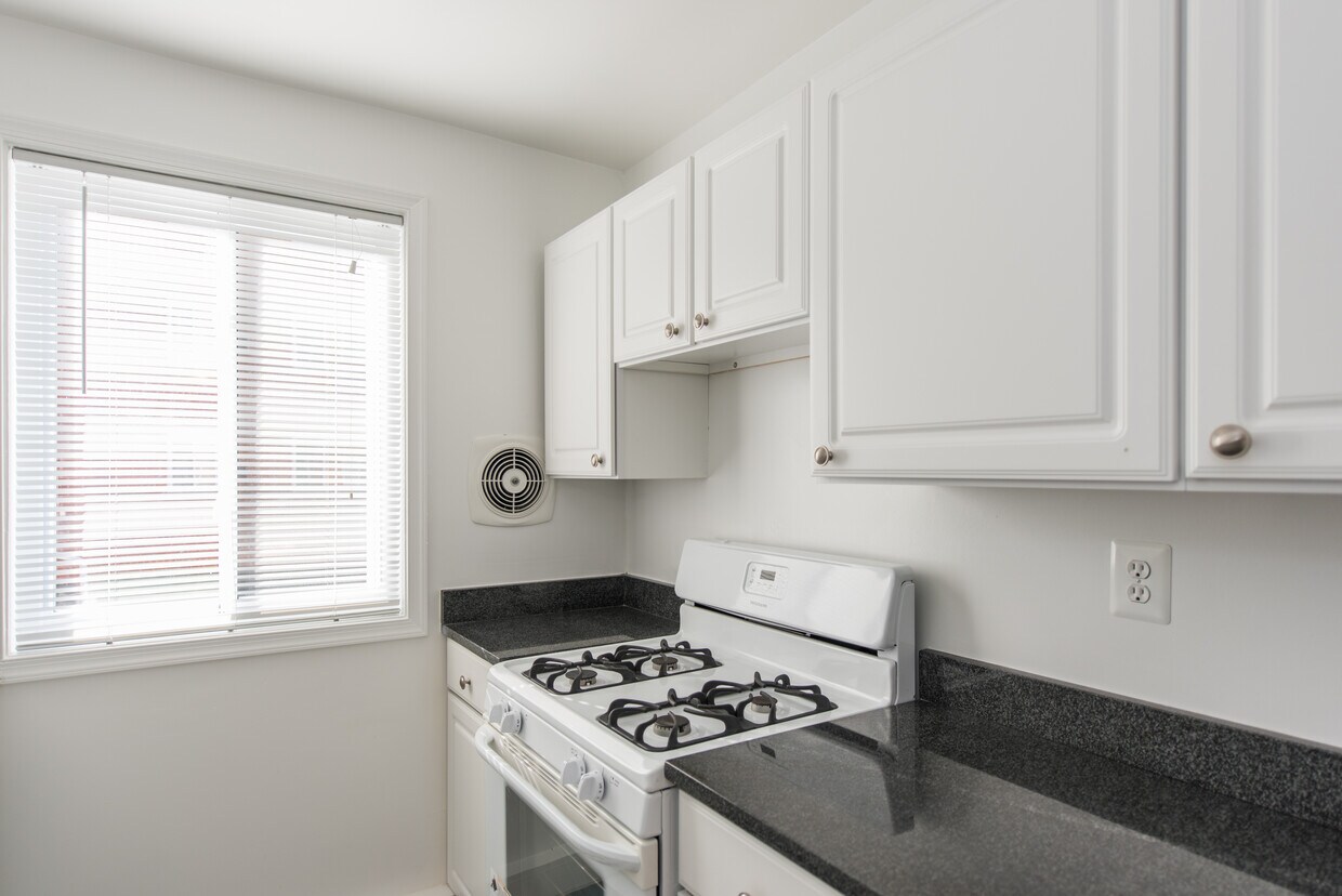 Primary Photo - Mason Avenue Apartments