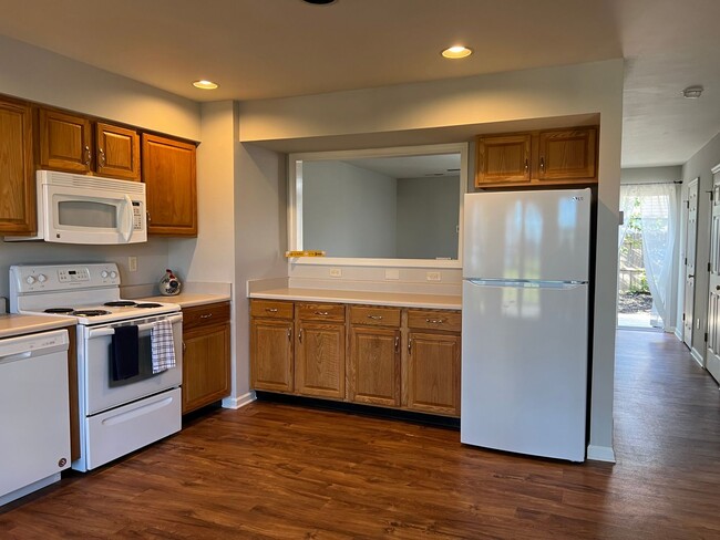 Building Photo - YEAR-ROUND UNFURNISHED RENTAL