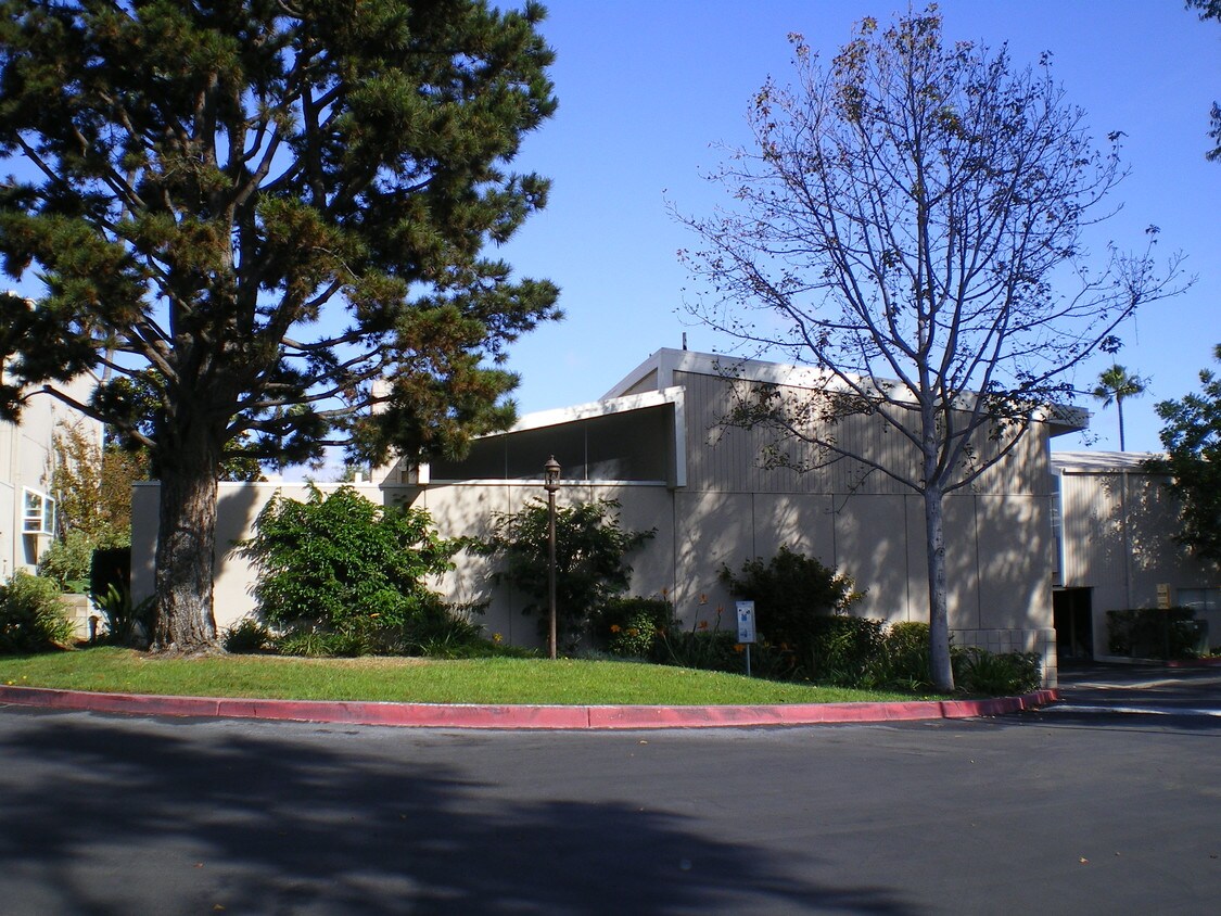 307 Apartments Available for Rent in Newport Beach, CA