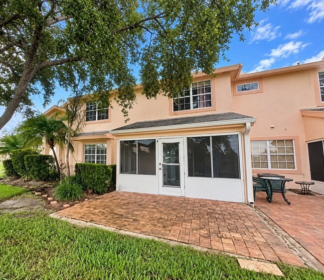 Building Photo - 2112 SE Wild Meadow Cir