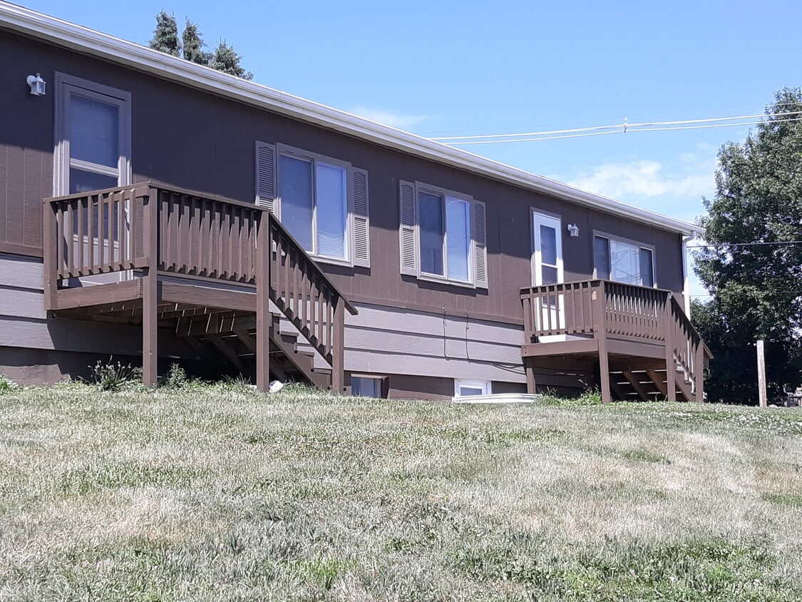 Primary Photo - Neligh Triplex