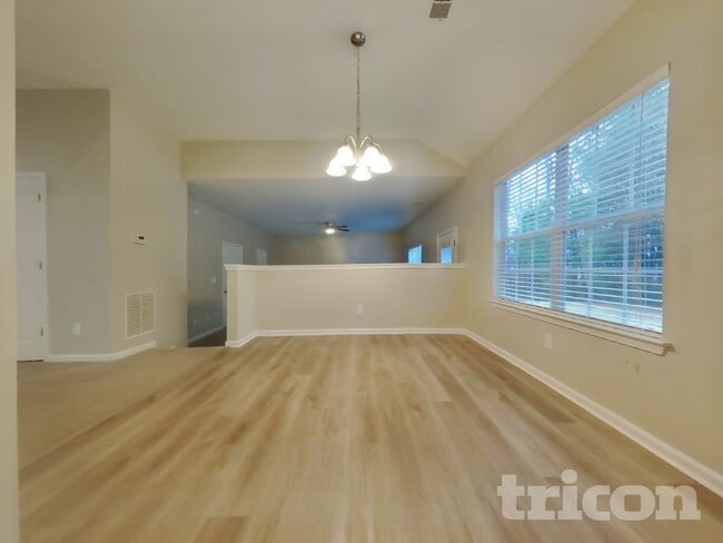 Foto del edificio - 2411 Napa Valley Dr