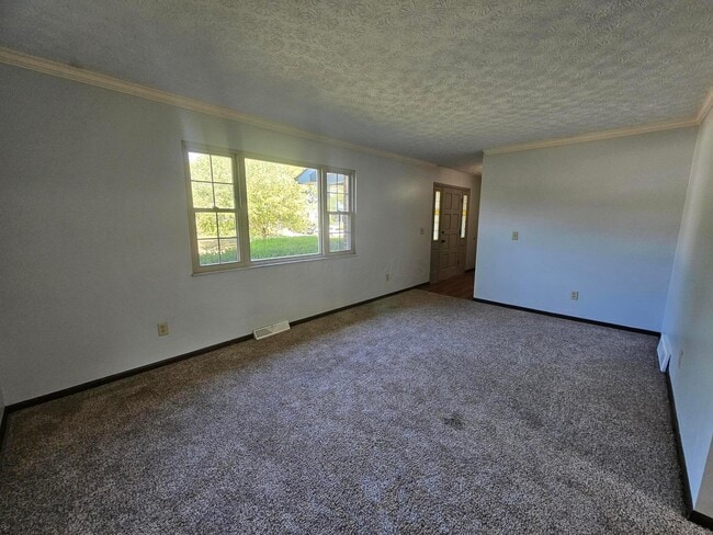 Foto del edificio - 6648 Kennerdown St