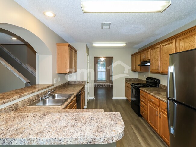 Foto del edificio - 5664 Tulip Grove Dr