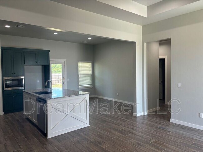 Foto del edificio - 5381 Red Maple Ave