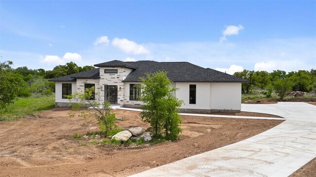 Building Photo - 333 Spicewood Trails Dr