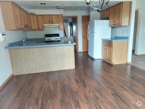 Building Photo - 501-503 Stonegate Dr