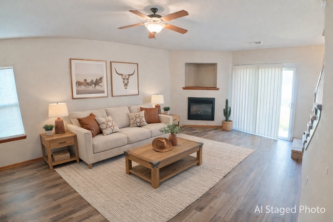 Building Photo - Beautiful Miller Ranch Town-Home with Open Floor Plan! Available Now!