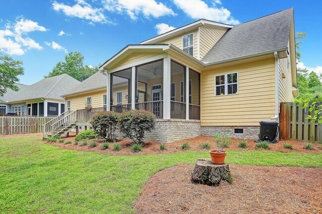 Building Photo - 8855 New Forest Dr