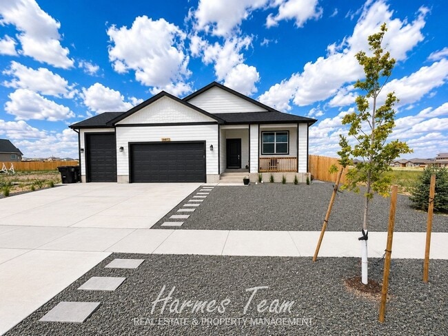 Building Photo - Spacious 5-Bedroom Ranch with Finished Basement & Oversized Garage