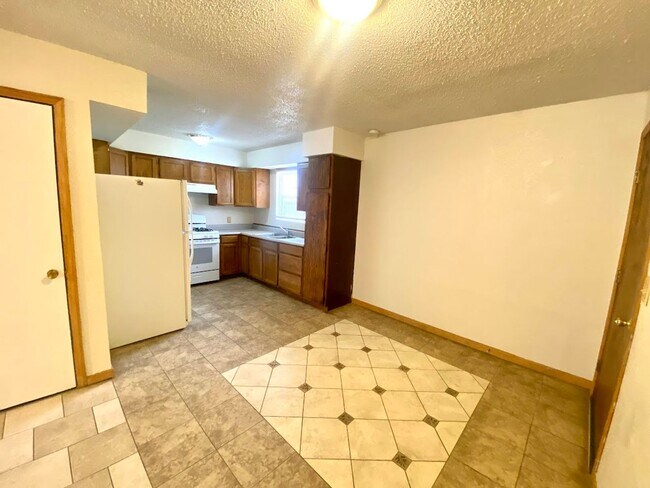 Foto del edificio - 3bed House with Garage & Fenced in Yard!