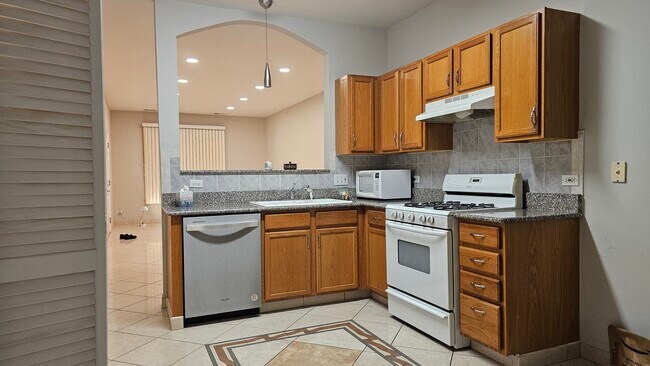 Foto del edificio - 151 N Waters Edge Dr