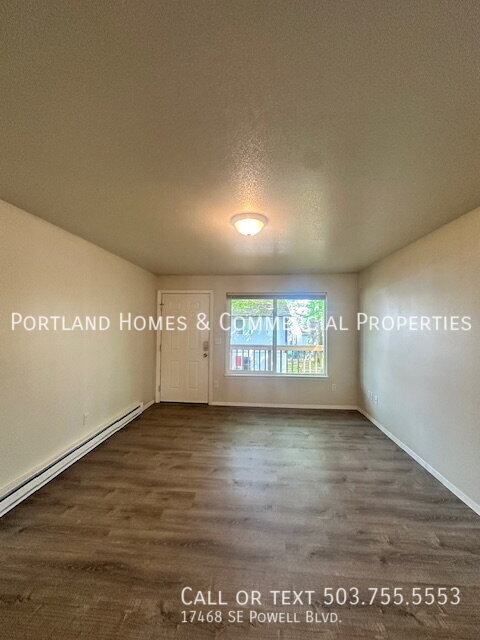 Foto del edificio - 17468 SE Powell Blvd