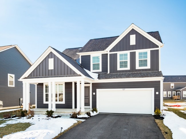 Foto del edificio - 127 Silver Pne Ln