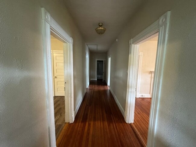 Photo - Charming 2 Bedroom Bungalow House