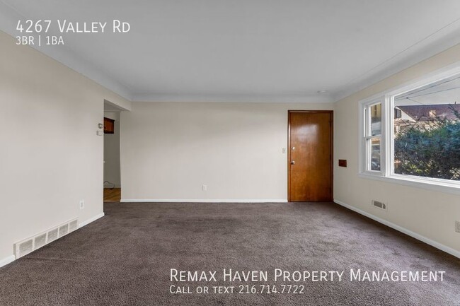 Building Photo - 4267 Valley Rd DN,  Cleveland - Spacious 3...