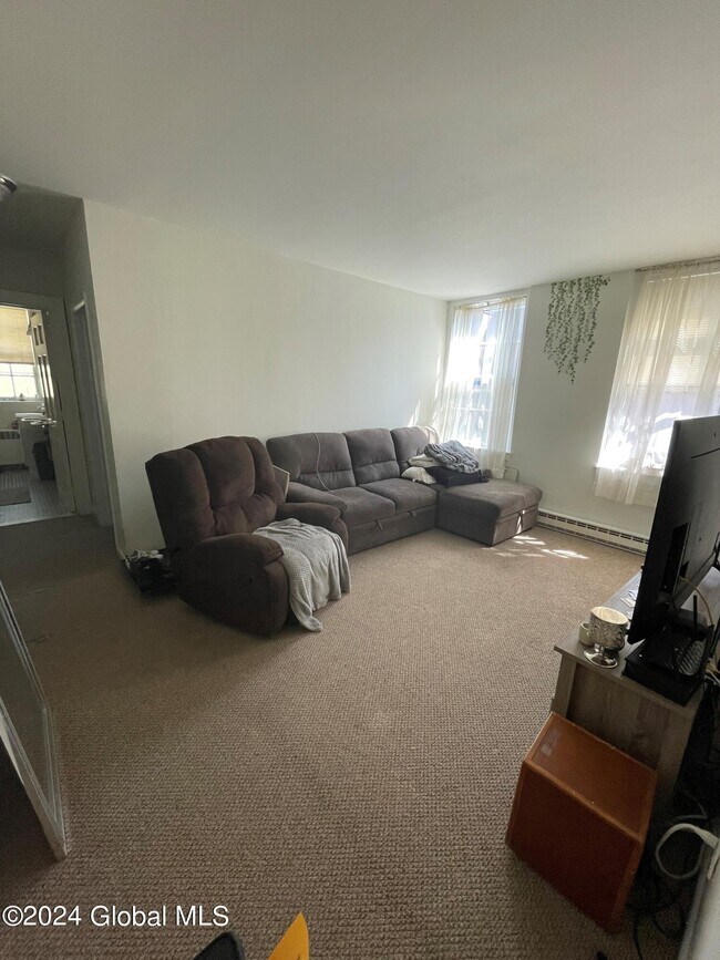 Building Photo - 98 Circular St