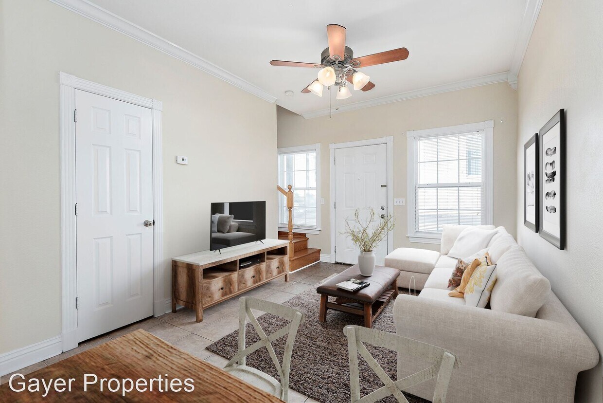 Foto principal - 523 N Storer Ave