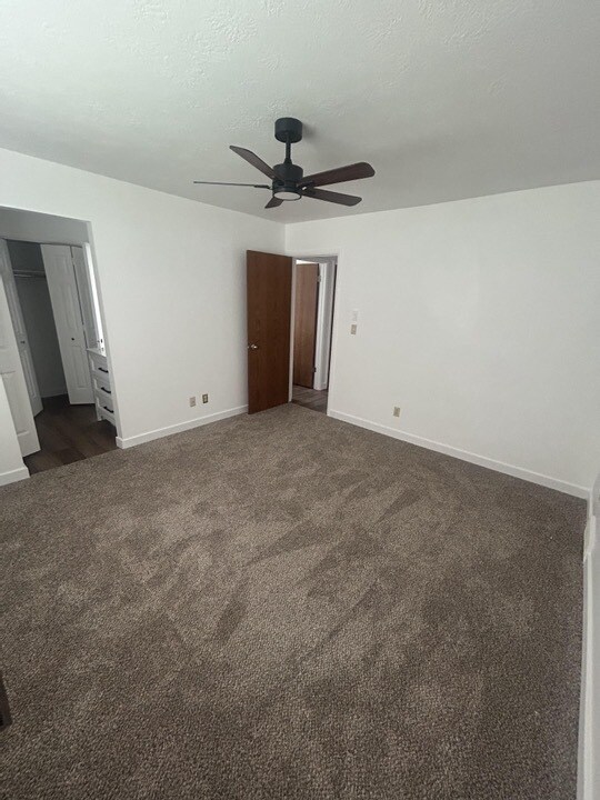 Building Photo - 8913 S Renegade Rd