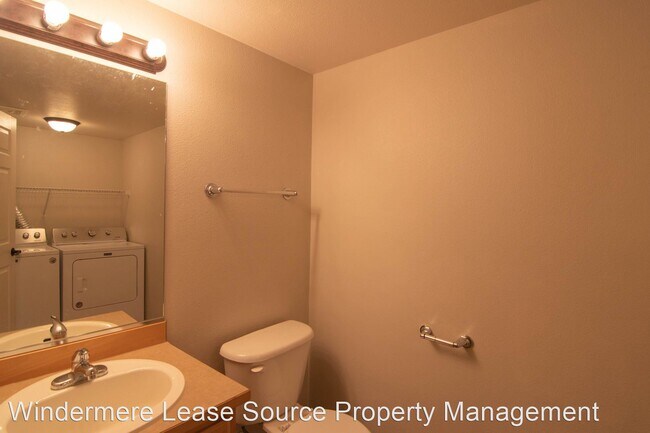 Building Photo - 3 br, 2.5 bath House - 3208 Meadow Glen Lane