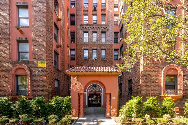 Entrada del edificio - 3100 Brighton 3rd St