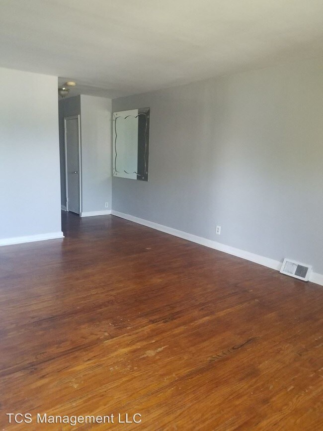 Building Photo - 1020 E Mt Airy Ave