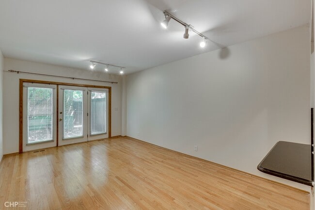 Sala de estar - 711 S Ashland Ave