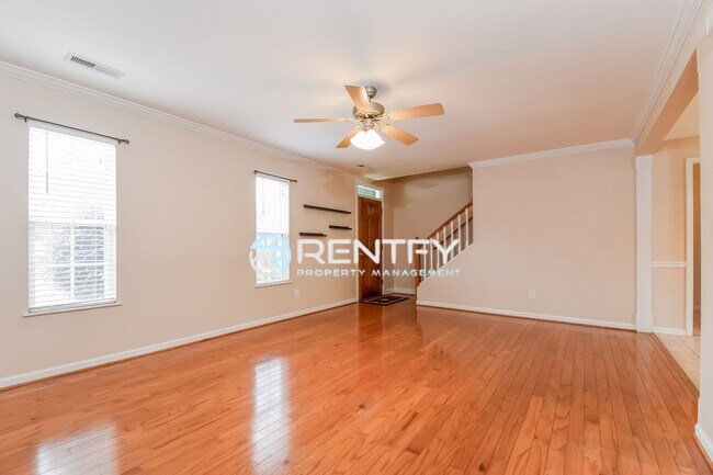 Foto del edificio - 604 Whitney Rd