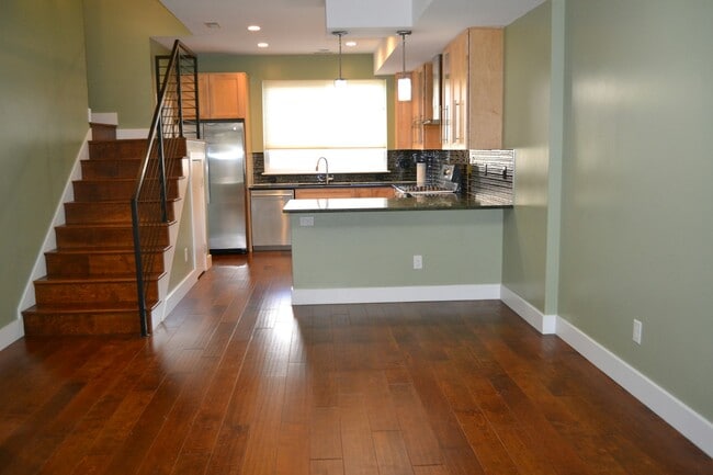 Building Photo - 2840 W 26th Ave