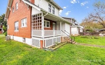 Building Photo - 821 Howbert Ave SW
